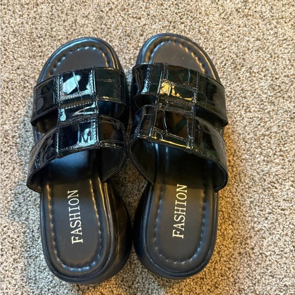 Faux crock black platform sandal wedges NWOT